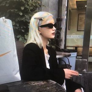 Meet your Posher, Louise